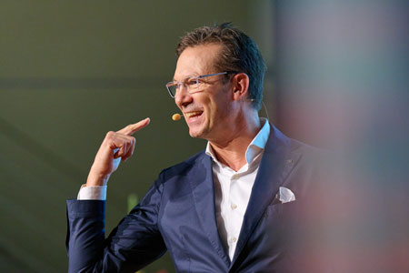 Niklas Tripolt, Vortrag